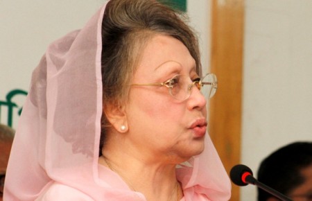 26-04-15-Khaleda-Zia_Press-Conference-14-450x290