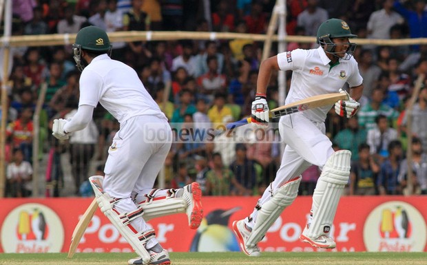 23_Bangladesh+vs+Pakistan_1st+Test_Shakib+Soumya_020515__0001