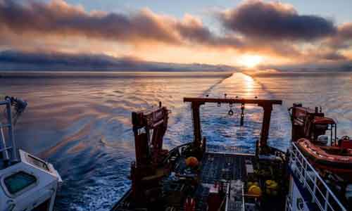 Arctic-voyage-sunrise