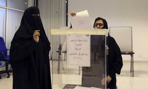 SAUDI-ARABIA-WOMEN-VOTE-1