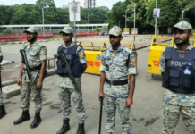 নাশকতা ঠেকাতে ধানমন্ডিতে কঠোর অবস্থানে আইনশৃঙ্খলা বাহিনী